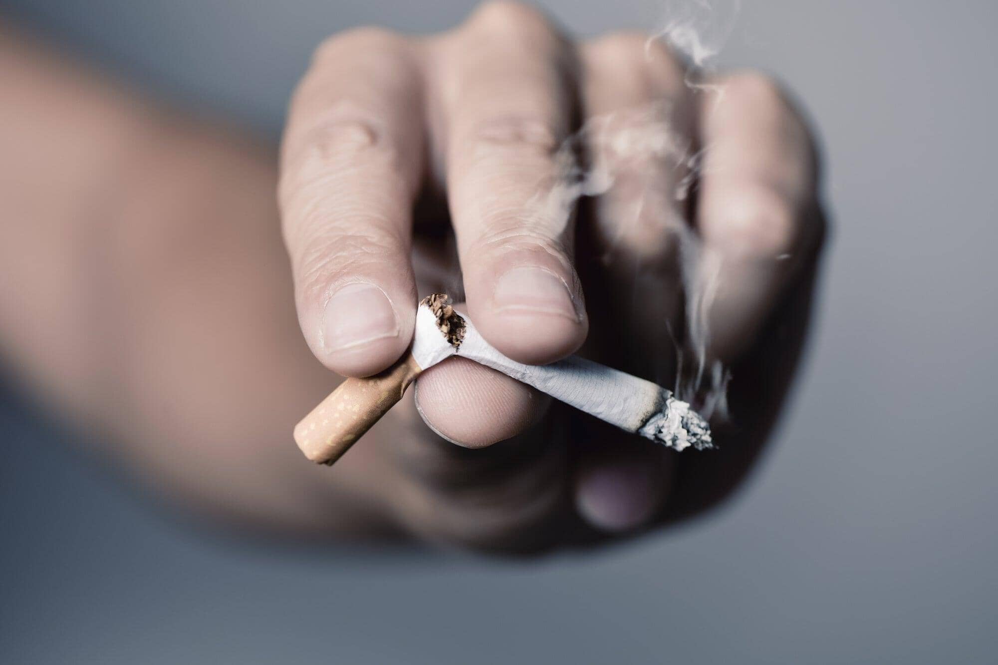 How to Quit Smoking Cigarettes Using a Vape